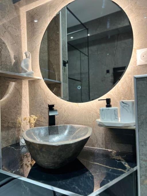 Luxueux Appartement Pres De La Cathedrale Strasbourg Luaran gambar