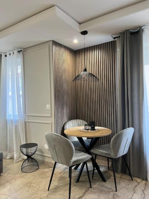 Luxueux Appartement Pres De La Cathedrale Strasbourg Luaran gambar